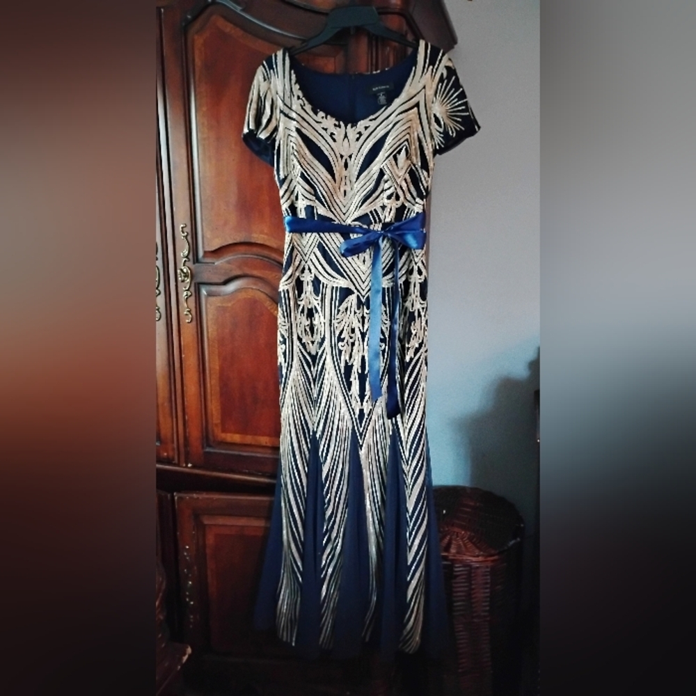 R & M Richards Elegant Navy And Gold Women's Sequ… - image 3